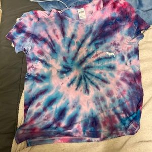 a shirt from PINK. good condition, and has never been worn.